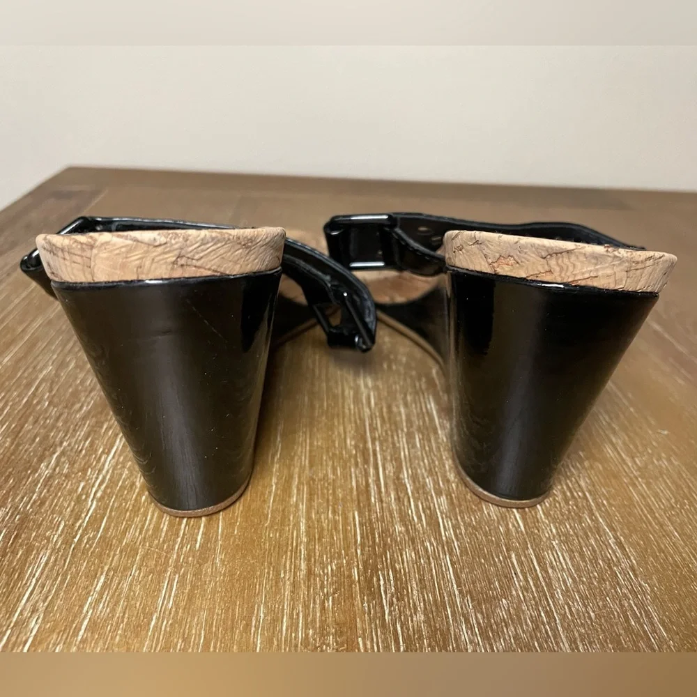 Coach Brookk Black Patent Leather Cork Wedge Sandals Signature Logo Size 7.5B